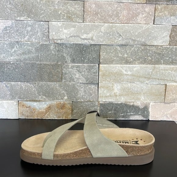 Mephisto Women's Helen Thong Sandal - Picture 9 of 10